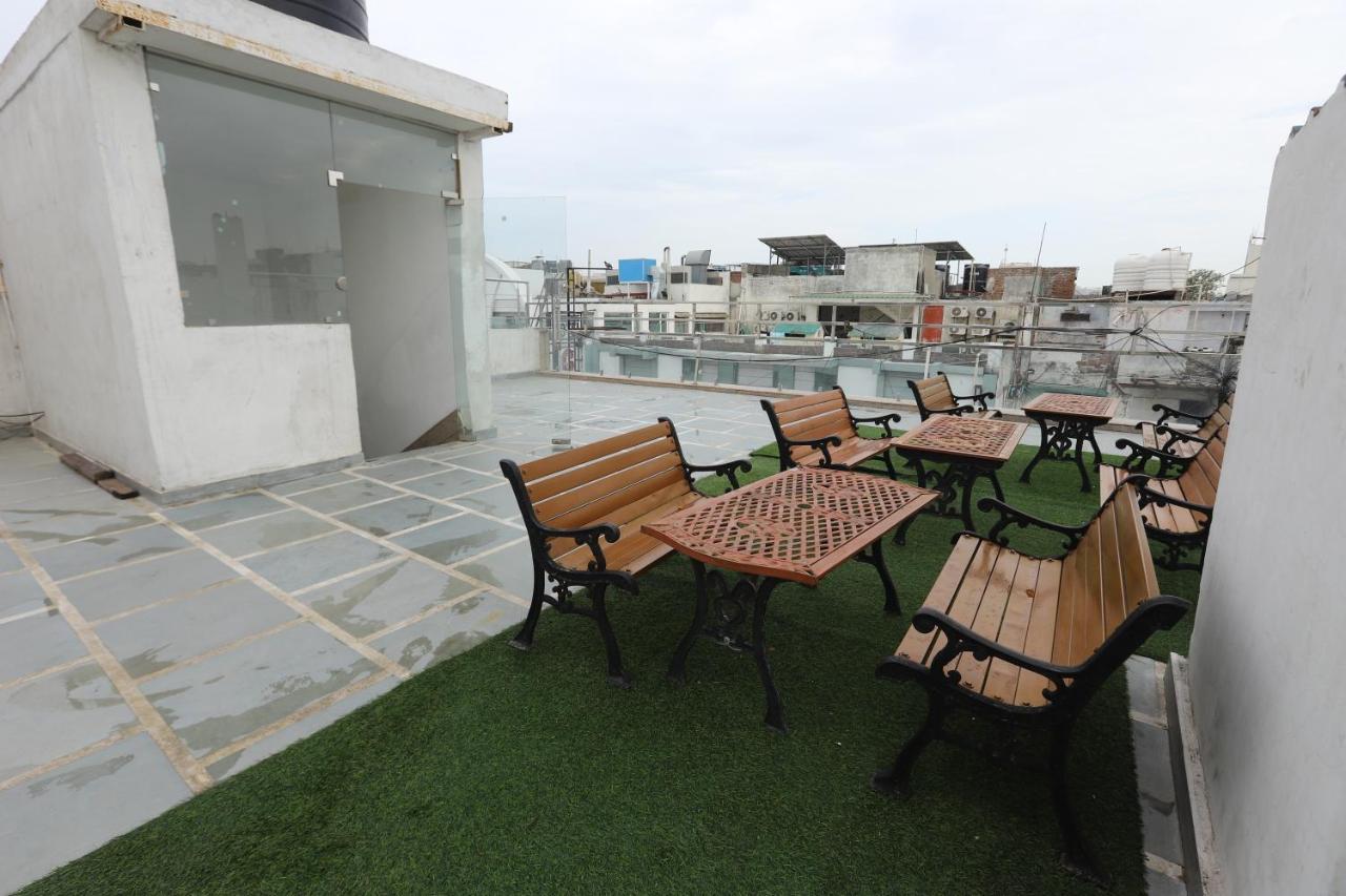 Emporio Dx - Railway Station - Paharganj Hotel