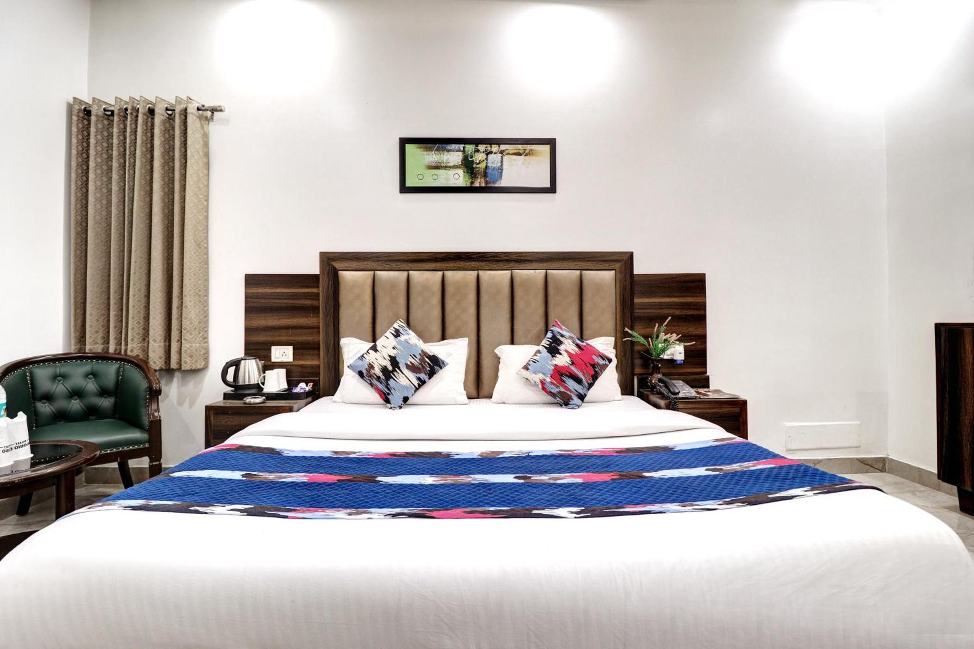 Hotel Emporio Dx - Railway Station - Paharganj 3*