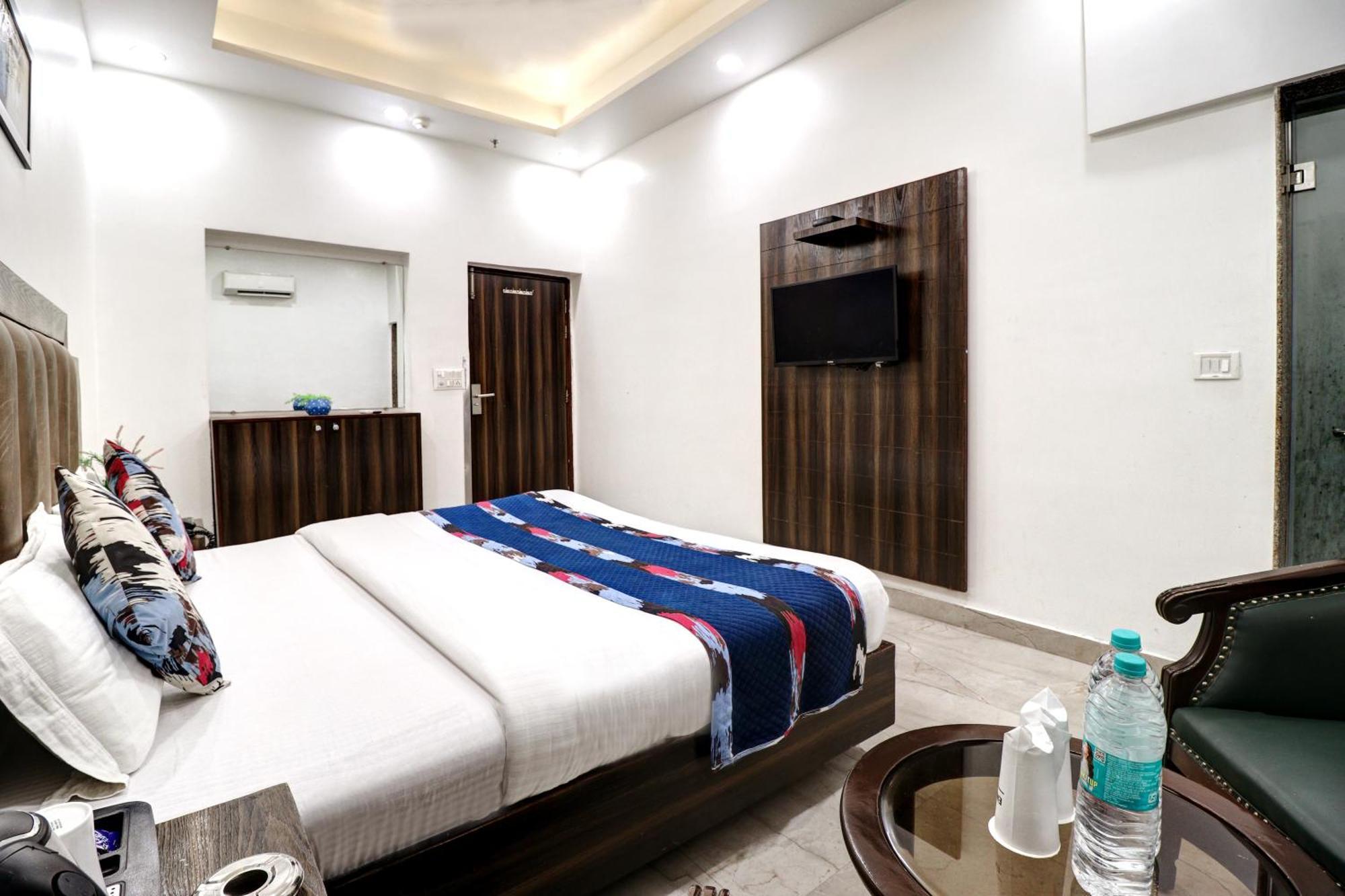 Emporio Dx - Railway Station - Paharganj Hotel New Delhi