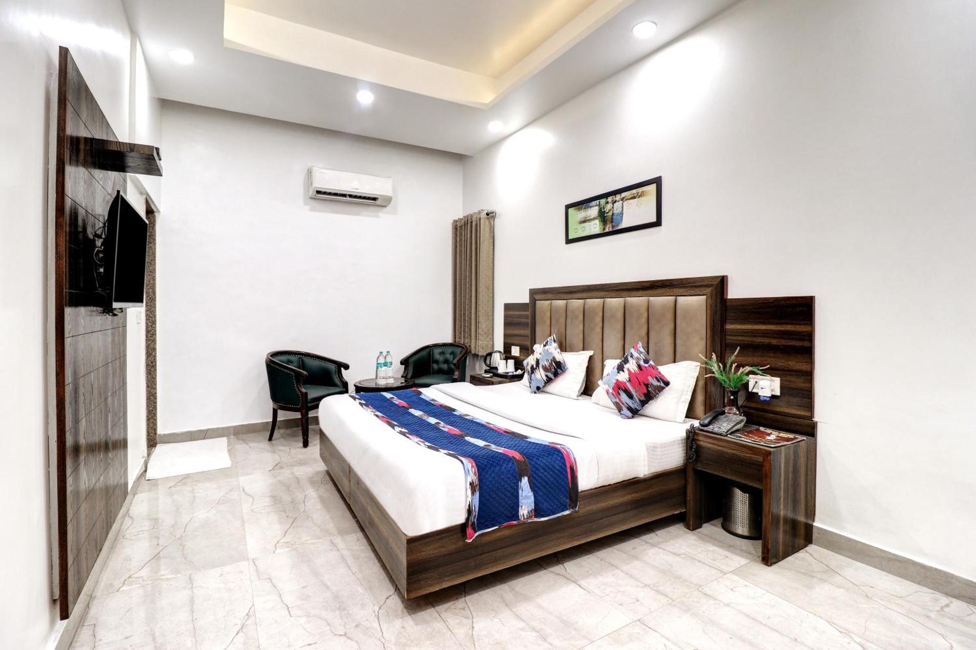 Emporio Dx - Railway Station - Paharganj Hotel 3*