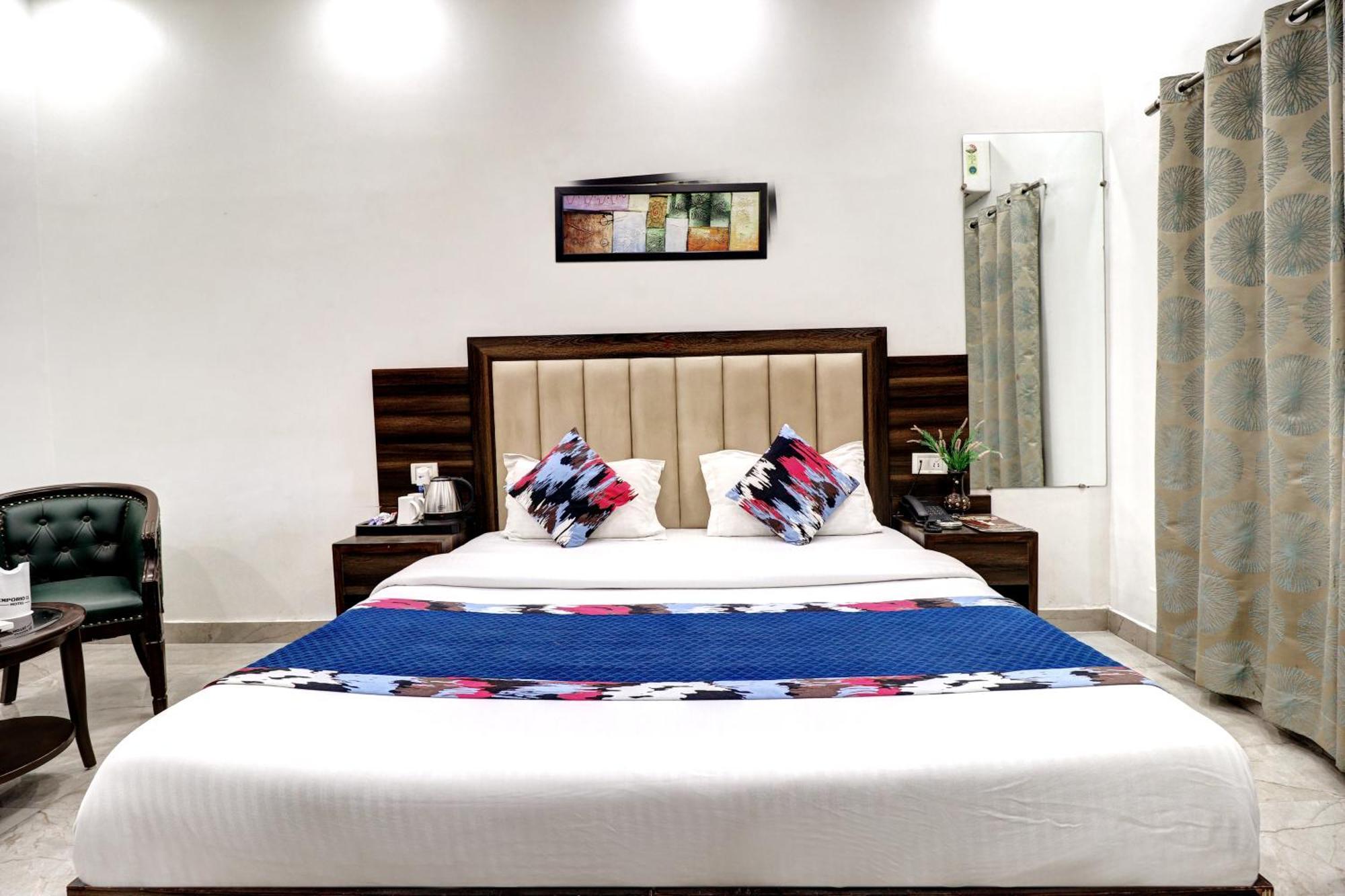Hotel Emporio Dx - Railway Station - Paharganj