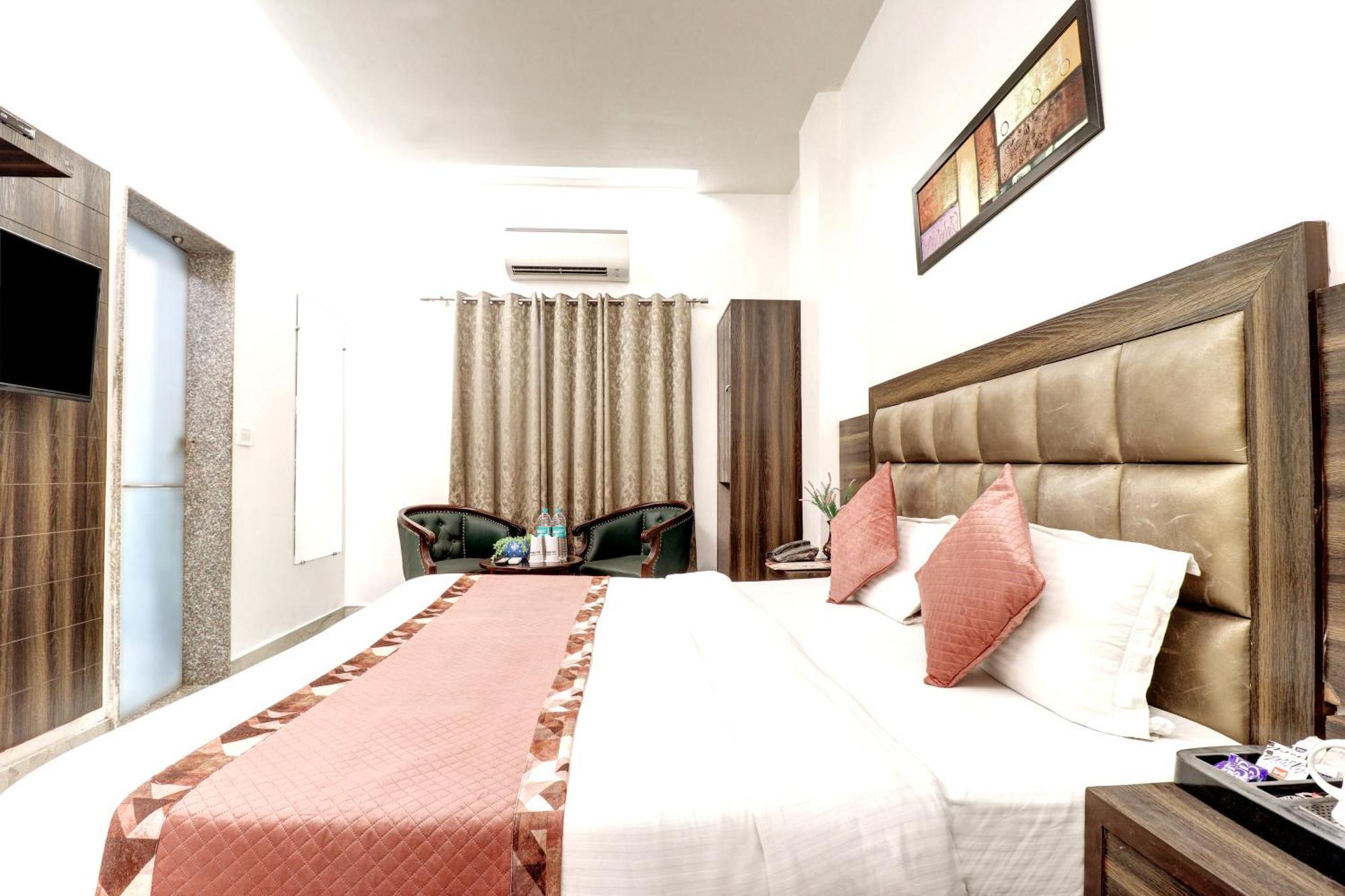 Emporio Dx - Railway Station - Paharganj Hotel New Delhi