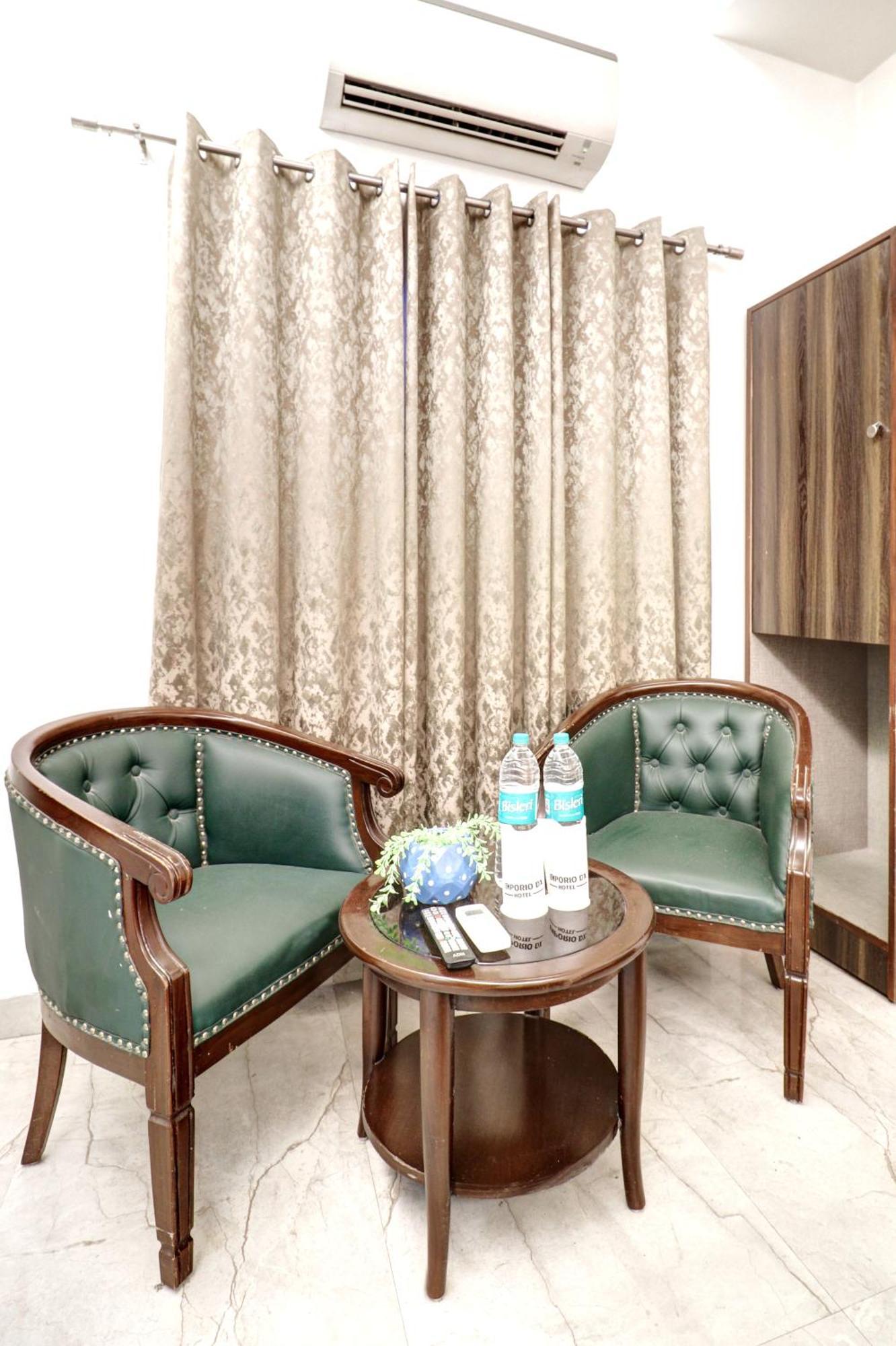 Emporio Dx - Railway Station - Paharganj 3*