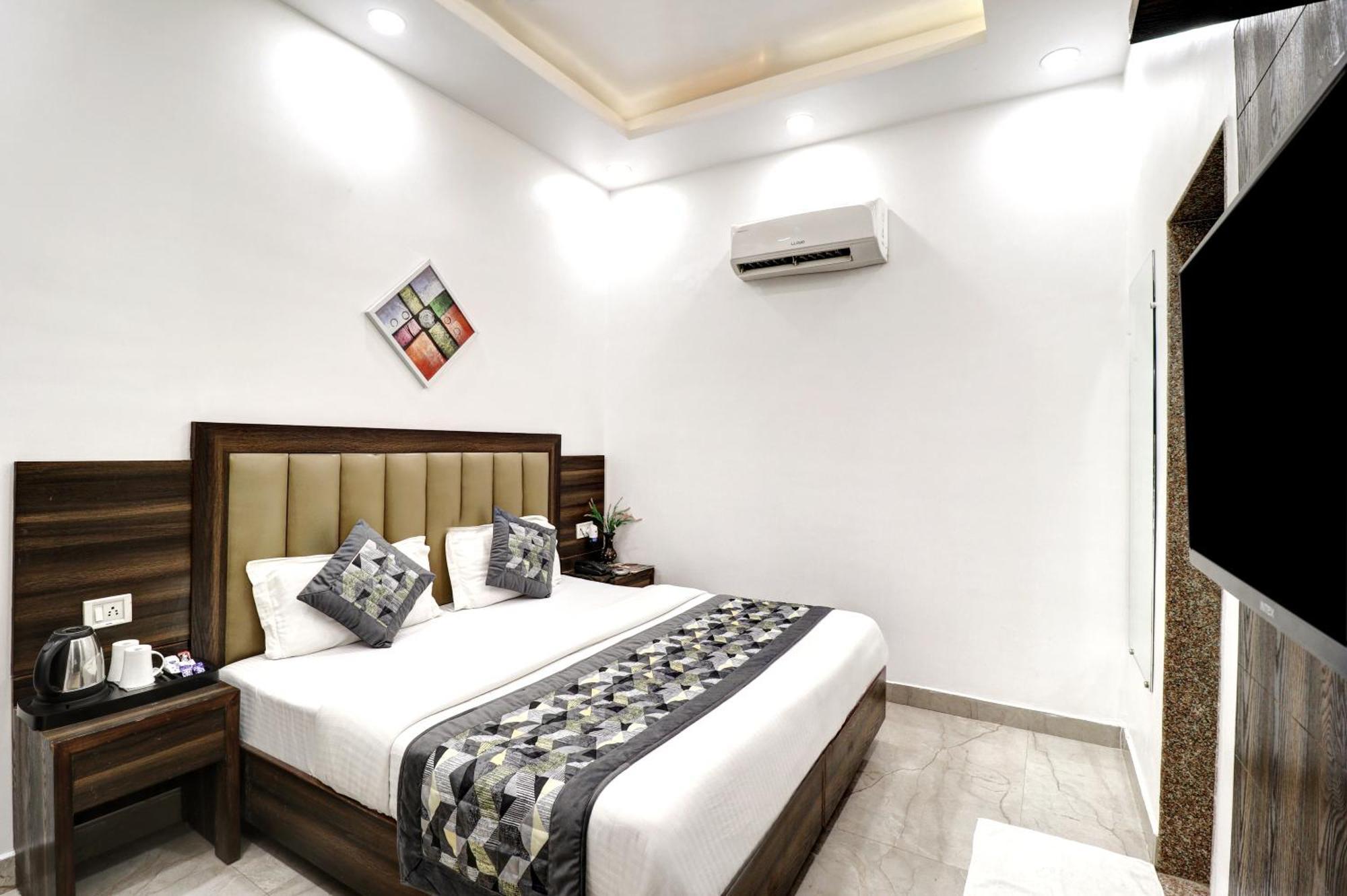 Hotel Emporio Dx - Railway Station - Paharganj