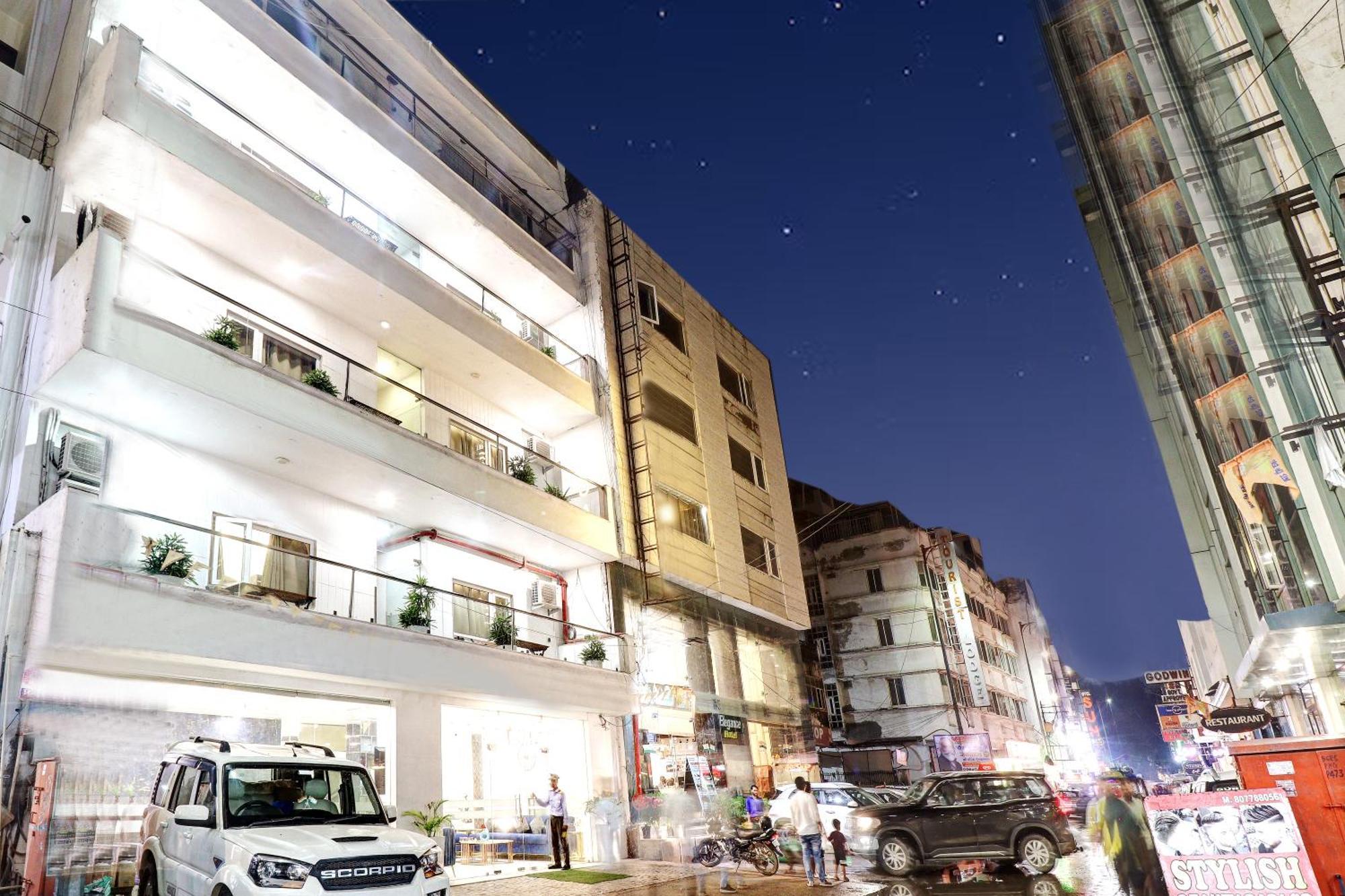 Emporio Dx - Railway Station - Paharganj 3*