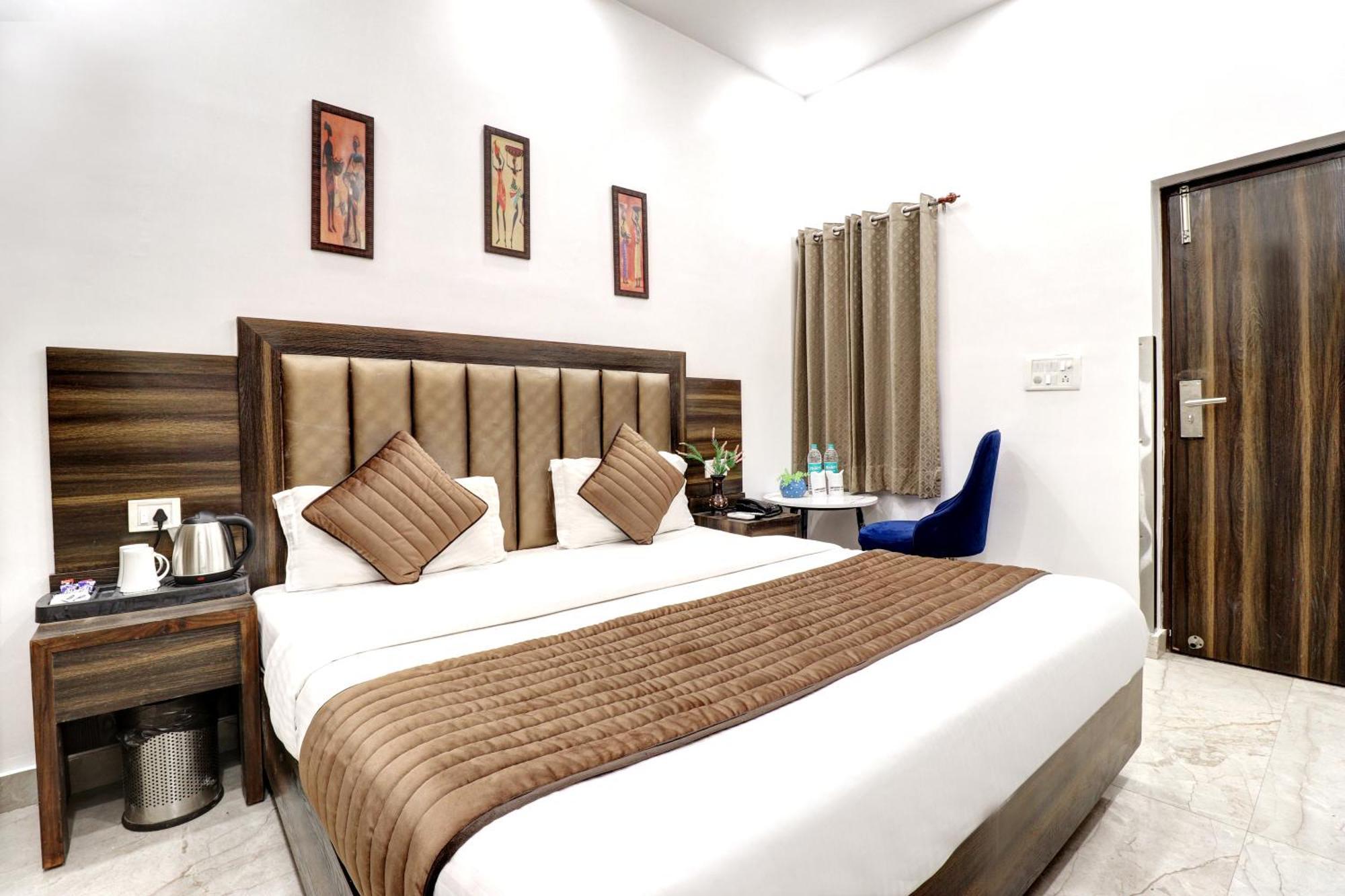 Emporio Dx - Railway Station - Paharganj Hotel New Delhi