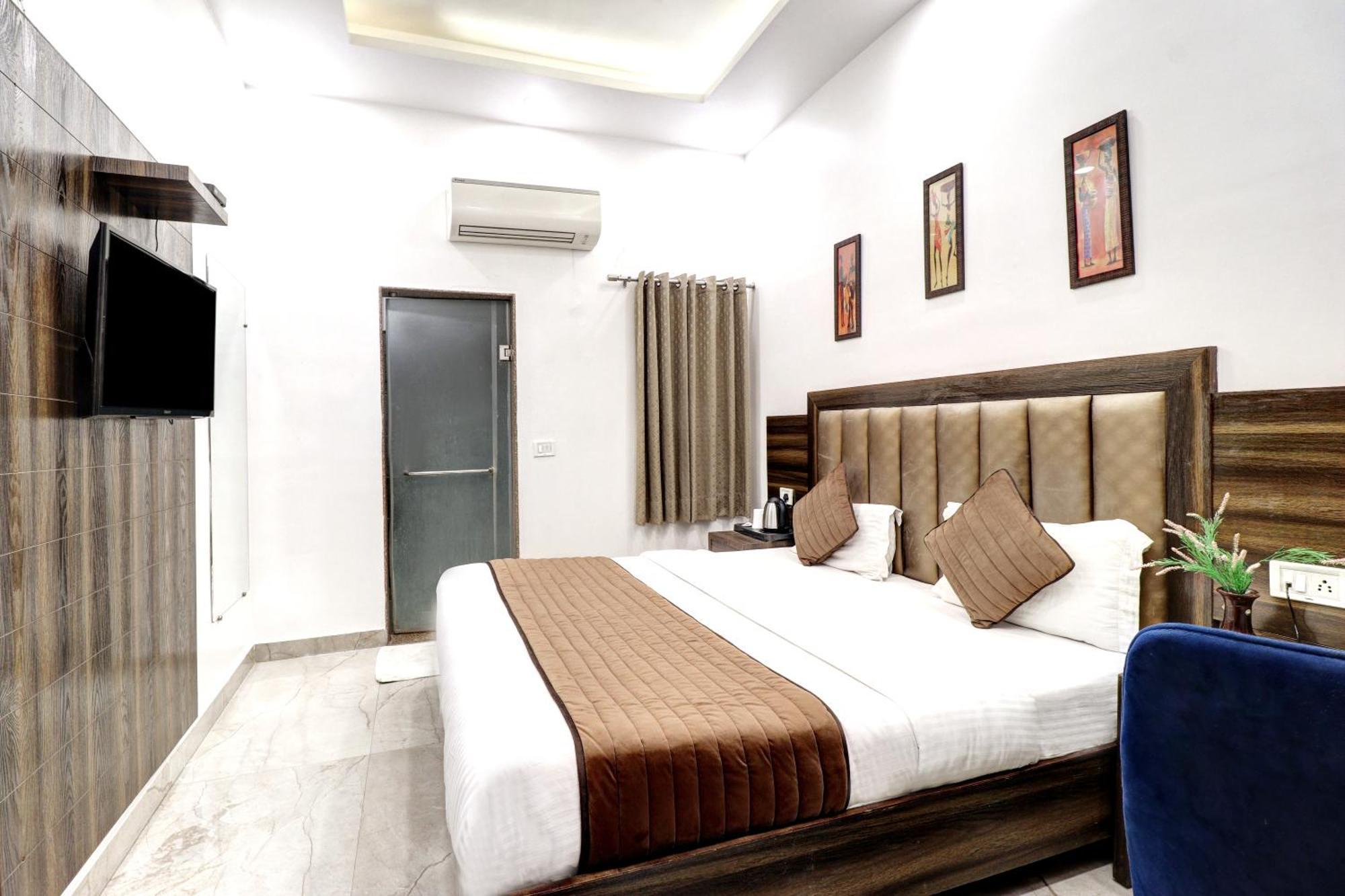 Hotel Emporio Dx - Railway Station - Paharganj New Delhi